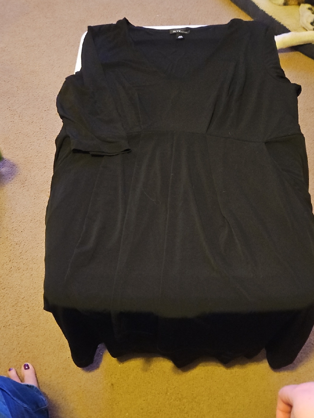 Alyx Black V‑Neck Midi Dress